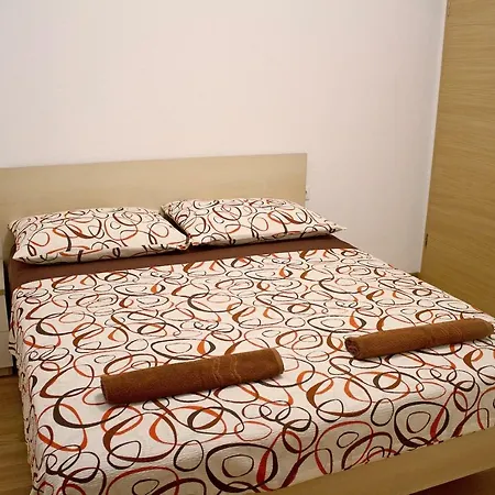 别墅 Brunella 特罗吉尔