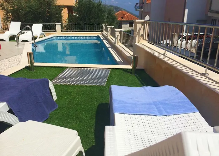 Brunella Trogir